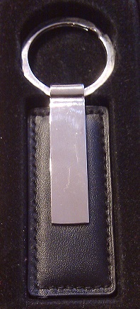 Schlüsselanhänger mit Leder glanzpoliert - zum Schließen ins Bild klicken